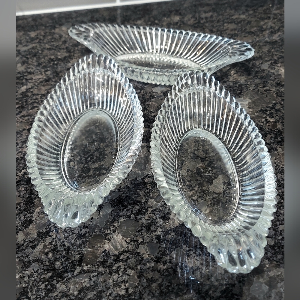 Vintage National Jeanette Clear Glass Banana Split Dish Set Of 3.